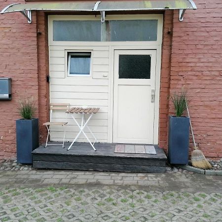 Schoene Wohnung, Zwei Schlafzimmer, Zentrumsnah, Erdgeschoss In جرايفسفالد المظهر الخارجي الصورة