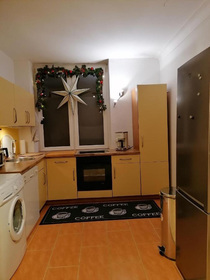 Schoene Wohnung, Zwei Schlafzimmer, Zentrumsnah, Erdgeschoss In جرايفسفالد المظهر الخارجي الصورة