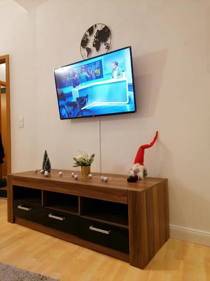 Schoene Wohnung, Zwei Schlafzimmer, Zentrumsnah, Erdgeschoss In جرايفسفالد المظهر الخارجي الصورة