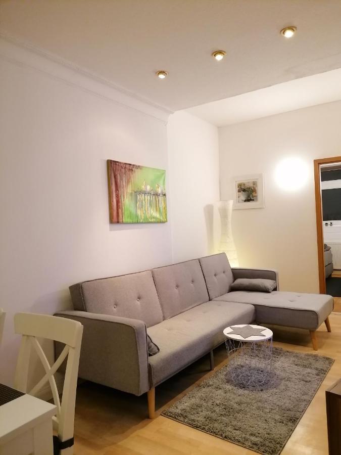 Schoene Wohnung, Zwei Schlafzimmer, Zentrumsnah, Erdgeschoss In جرايفسفالد المظهر الخارجي الصورة