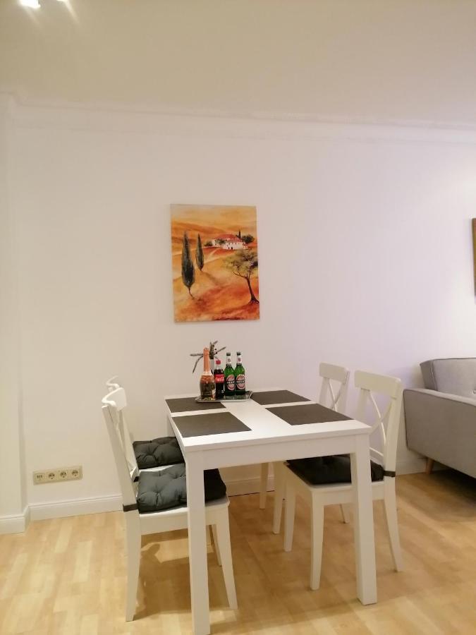 Schoene Wohnung, Zwei Schlafzimmer, Zentrumsnah, Erdgeschoss In جرايفسفالد المظهر الخارجي الصورة