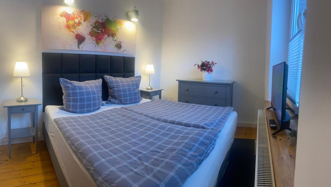 Schoene Wohnung, Zwei Schlafzimmer, Zentrumsnah, Erdgeschoss In جرايفسفالد المظهر الخارجي الصورة